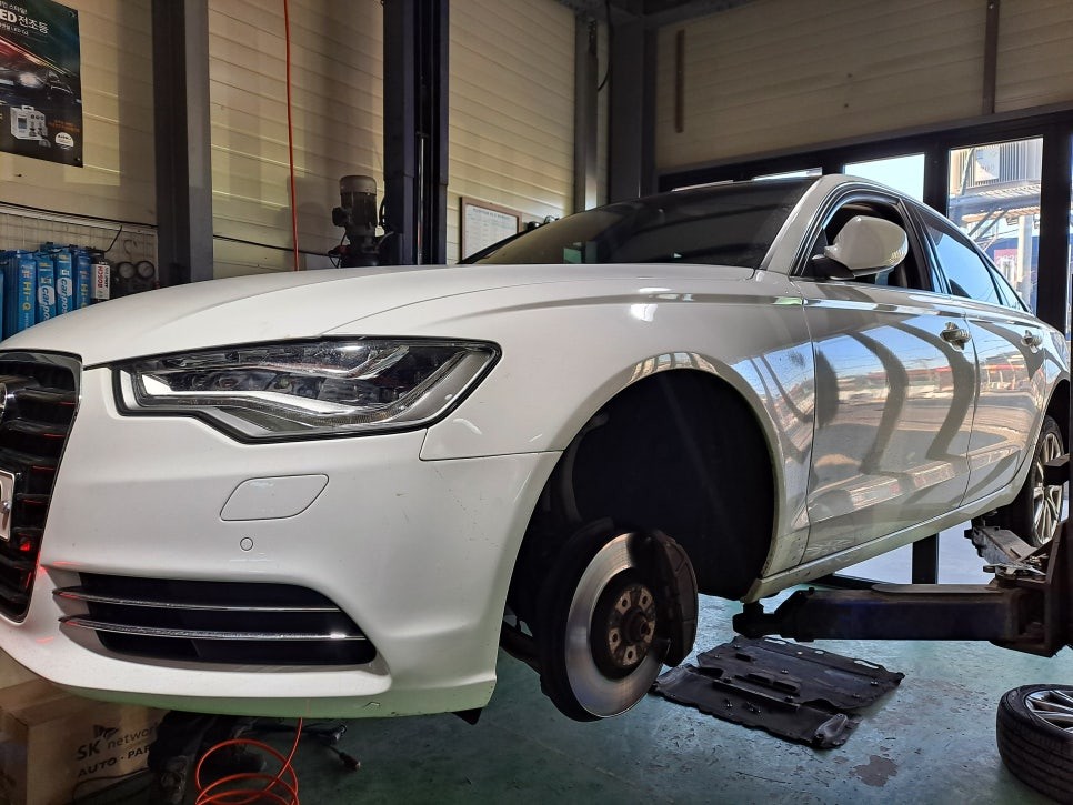 인천 남동구 고잔동 자동차 정비를 잘하는 곳에서 아우디 A6 앞쪽 하체 부싱만을 교환하고 차가 쌩쌩해졌어요 / 인천 남동