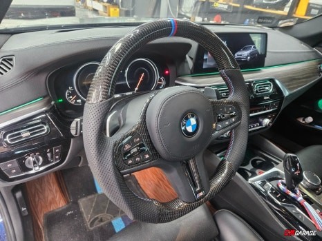 [ BMW 5시리즈 G30 ] 전기형 핸들에서 후기형 카본핸들로 교체가 진행됩니다..^^ 커스텀 제작으로 작업이 진행된 신형핸들 포스팅한번 보고 가시죠..^^