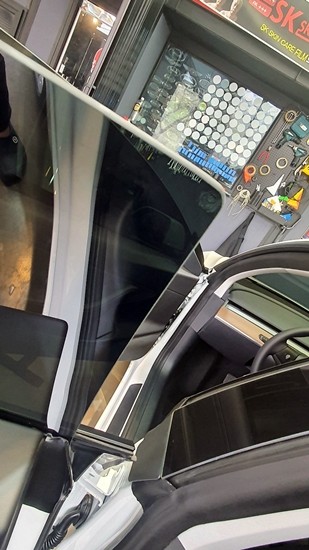 <테슬라 모델3> 천안 테슬라 모델3 썬팅 뒷 유리 한 장 시공하는 곳! / 천안, 아산, 세종, 대전