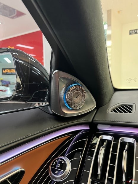 벤츠W223 S580 4D부메스터 LED 엠블럼 도어라이트 카오디오튜닝으로 더욱더 마이바흐의 품격이 올라갑니다. / 부산 남구