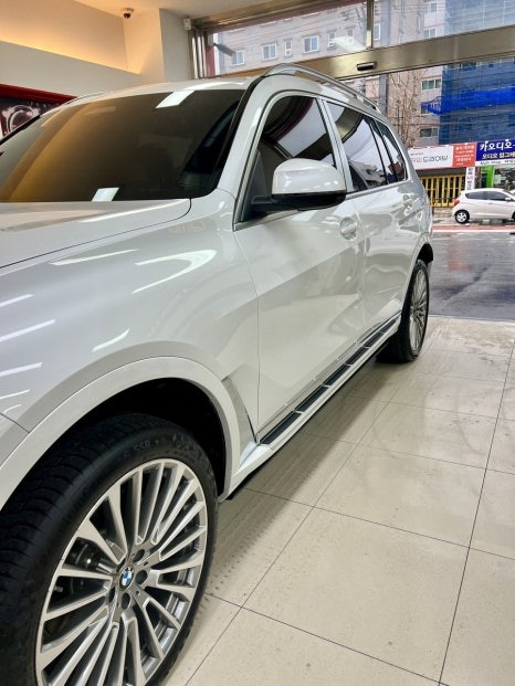 BMW X7 편한 탑승을 위한 고급스러운 옵션 전동 사이드스텝 / 부산 남구