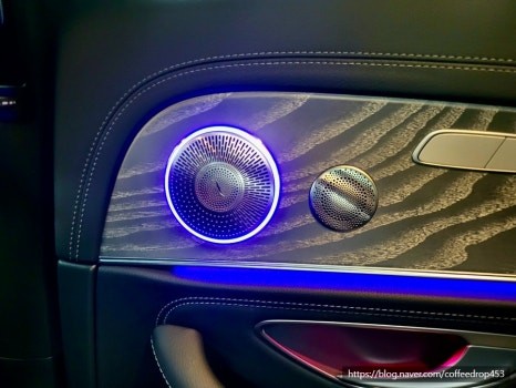 W213 벤츠 E 350 화려한 LED 퍼포먼스 작업- 4D부메스터, 미드 레인 스피커 앰비언트, 송풍구 앰비언트 / 부산 남구