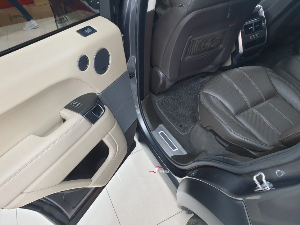 랜드로버 레인지로버 스포츠 사이드스텝 밟고 가볍게 올라타보세요 / 부산 남구