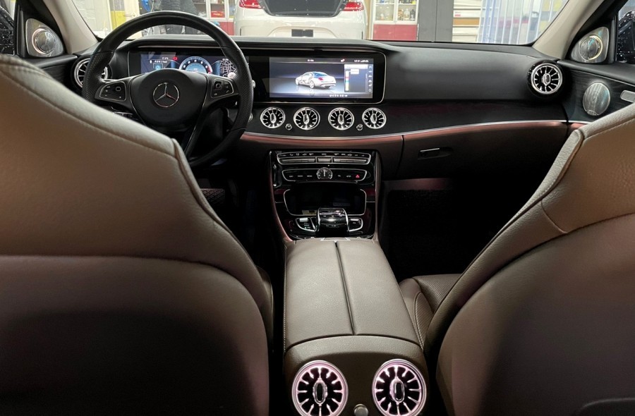 <벤츠 E클래스 대구엠비언트 라이트> 비노출 엠비언트, 실내무드등, 감성돋는 은은한 조명의 고급스러운 실내. / 대구 수성구