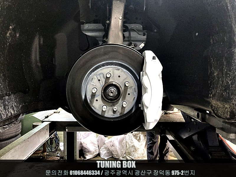 테슬라 모델3 프론트/리어 캘리퍼 도색 및 방청[광주 튜닝박스] / 광산구 장덕동