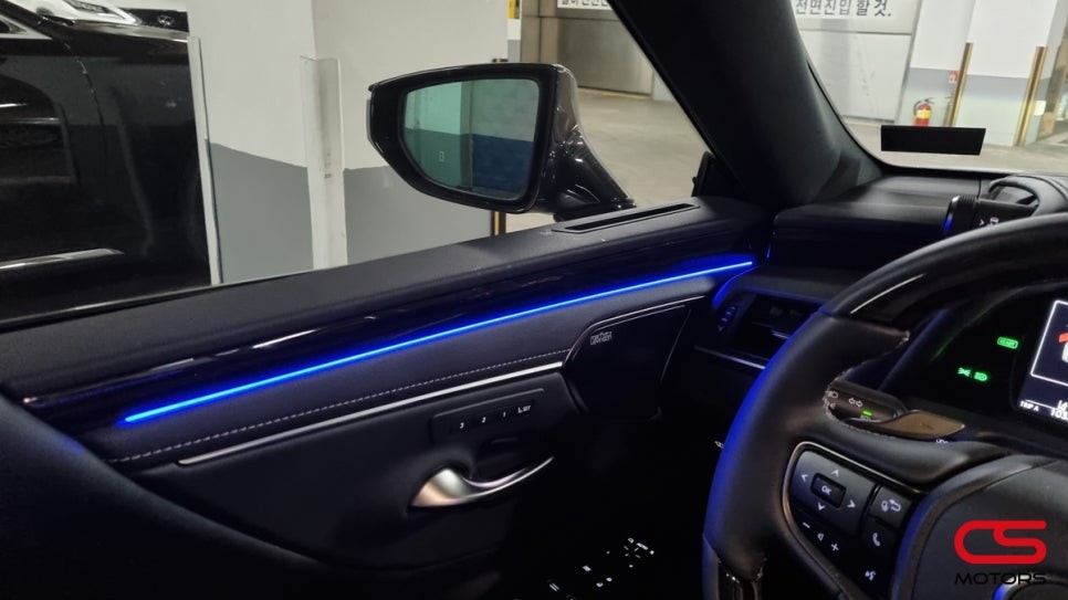 렉서스 ES300h RGB 엠비언트 시공! 화려한 실내를 원하신다면! 기분을 내시려 한다면! RGB 엠비언트 무드등으로 실내를 바꿔보세요^^ / 경기 구리