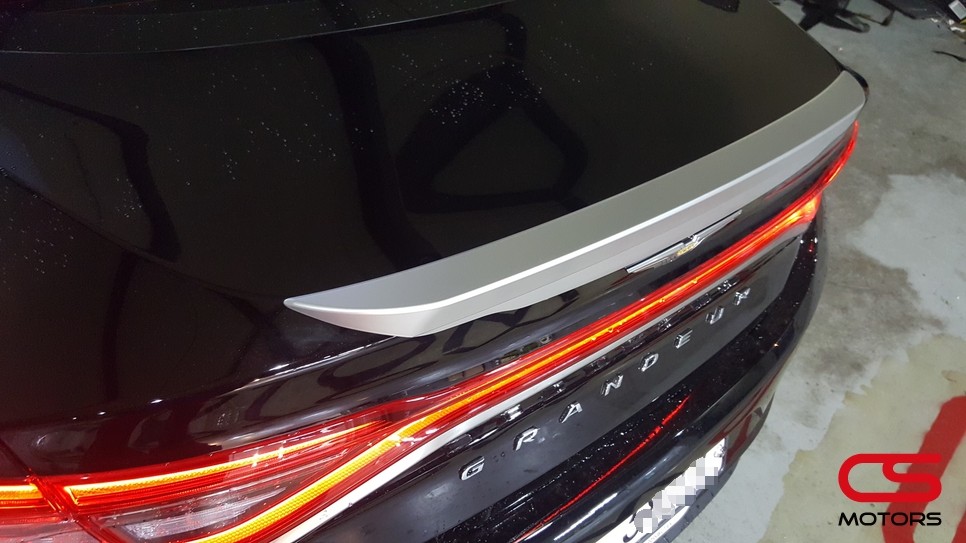 그랜저IG 미드나잇블랙 성남 베로닉스 그릴 장착 및 루프스포일러 스카이라인 완성했어요~ 구리 남양주 별내 의정부 마석 하남 퇴계원 진접 베로닉스 전문점 CS모터스 / 경기 구리