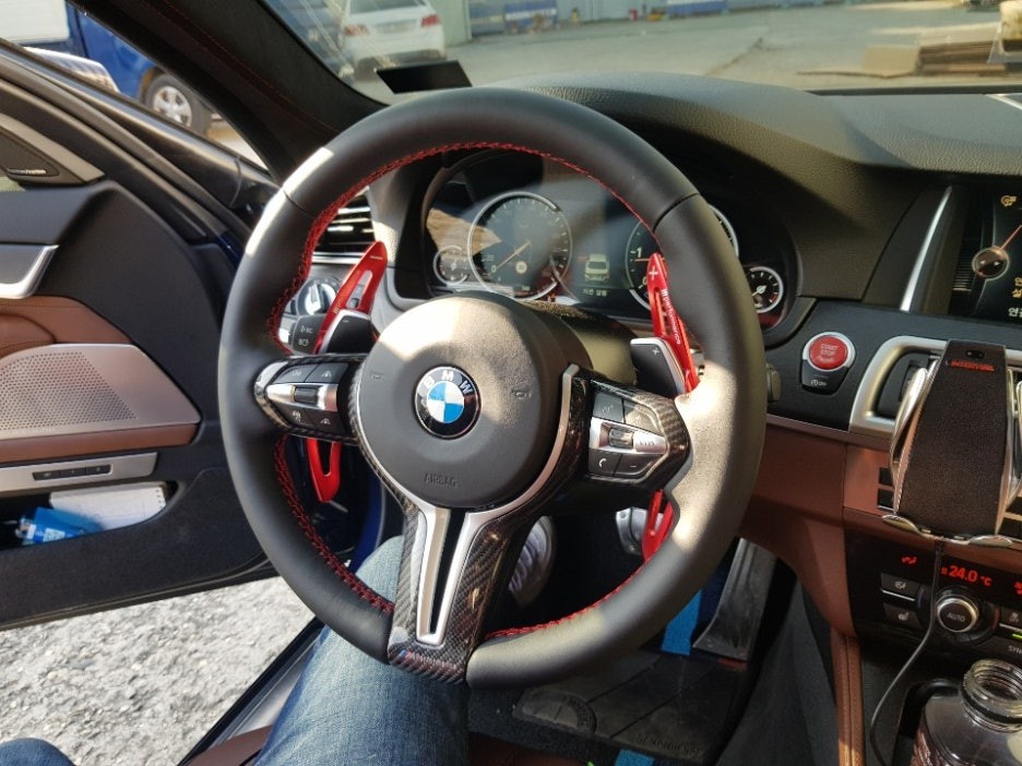 #핸들샵: BMW 5시리즈 핸들가죽교체,핸들가죽복원,핸들교체,핸들커스텀,핸들diy,레드스티치,핸들튜닝,순정핸들,핸들전문,용인핸들샵,핸들샵 / 용인 기흥구