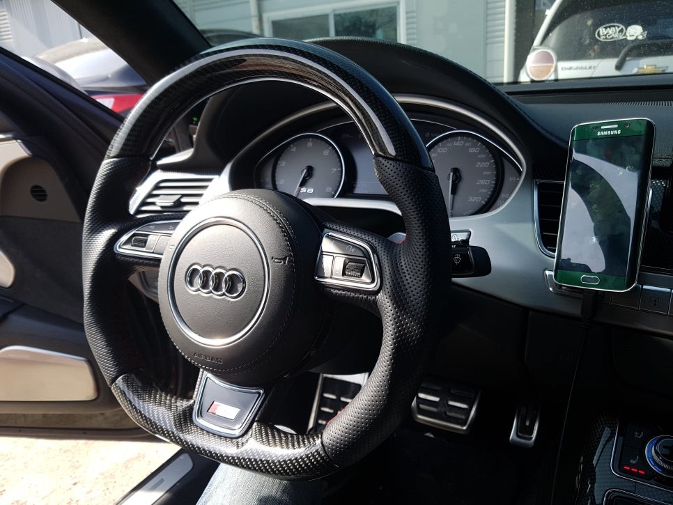 아우디 A5 리얼카본디컷핸들/핸들가죽교체전문/핸들샵 / 용인 기흥구