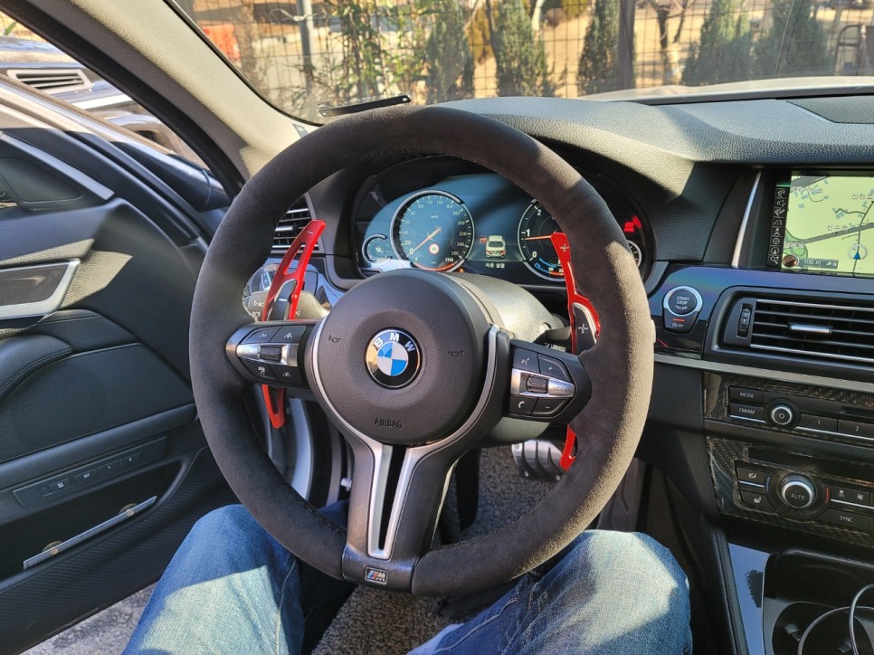 핸들튜닝 /  알칸테라 핸들 / BMW / 5시리즈 / 용인 기흥구