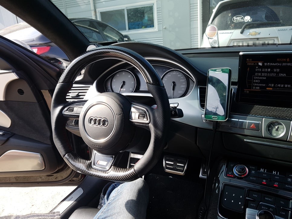 아우디 A5 리얼카본디컷핸들/핸들가죽교체전문/핸들샵 / 용인 기흥구