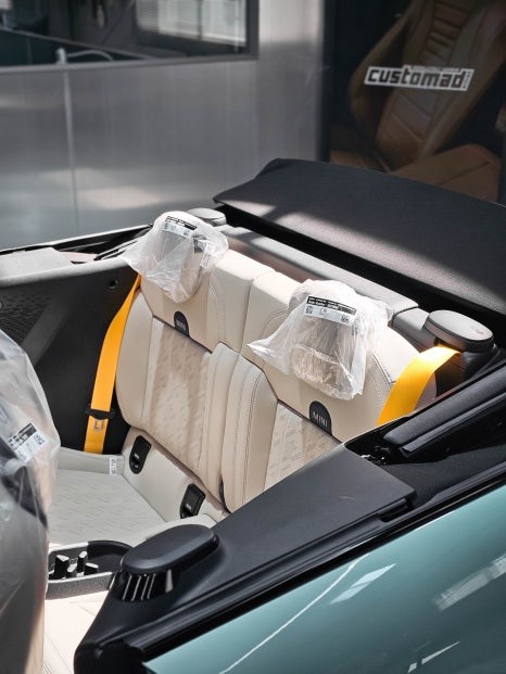 [판교.분당 | 자동차 실내 커스텀 전문점] 더뉴 미니쿠퍼 신형 S 컨버터블 레이싱 옐로우 컬러 안전벨트 교체 튜닝으로 스타일리쉬한 변화! / 부산 기장경기 광주시 문형동