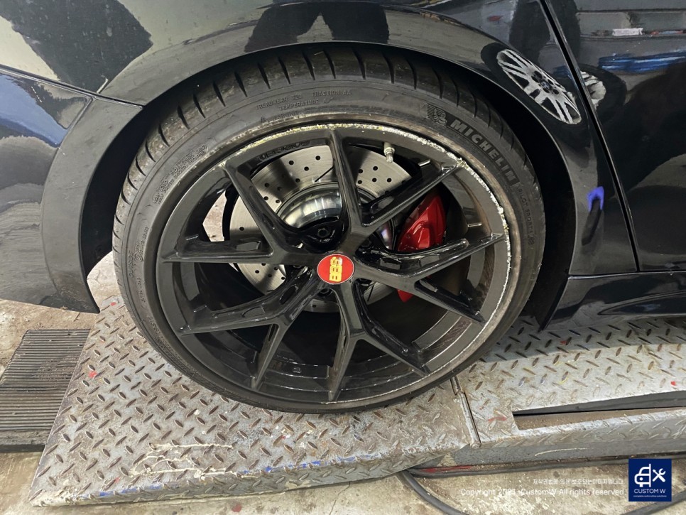 BMW 428i BBS FIR 휠수리 후 블랙유광 휠도색