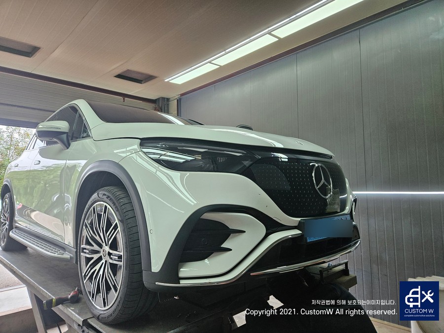 벤츠 V294 EQE500 SUV 순정 AMG 세로그릴 장착.