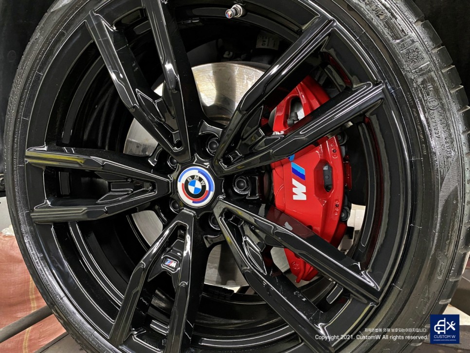 BMW G20 M340i 블랙유광 휠도색 + 레드 캘리퍼 도색