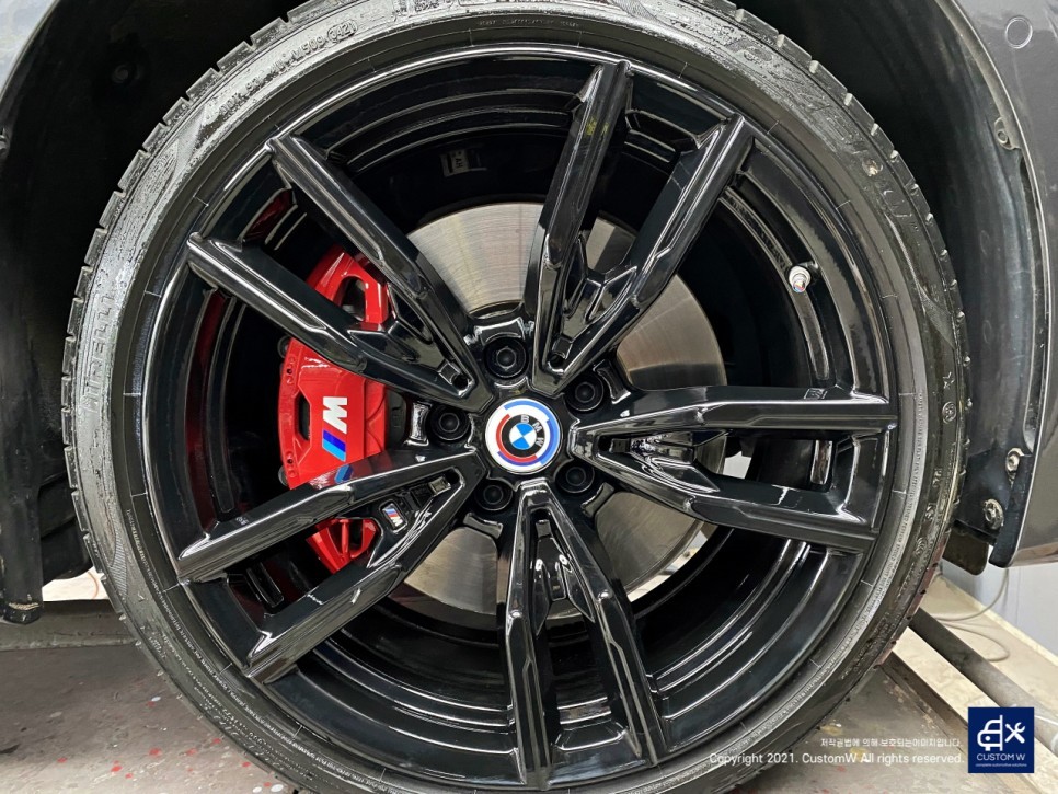 BMW G20 M340i 블랙유광 휠도색 + 레드 캘리퍼 도색