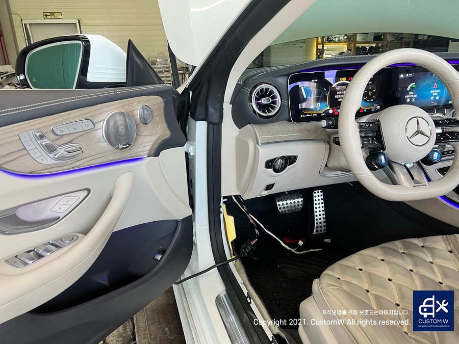 메르세데스 벤츠 E450 카브리올레 순정 세로그릴, AMG 리어 디퓨져, 스티어링휠 어질리티 컨트롤러, 윈드디플렉터, 실내 H01 GEN 우드트림, 에어발란스이오나이저 P21 설치 / 용인 처인구