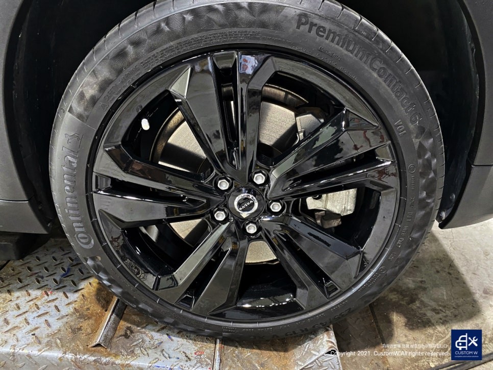 볼보 V60 크로스 컨트리 휠수리 후 블랙유광 휠도색 / 용인 처인구