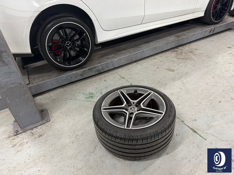 벤츠 CLS450 (휠은 CLS53AMG )블랙 + 실버 투톤 유광 휠도색 / 용인 처인구