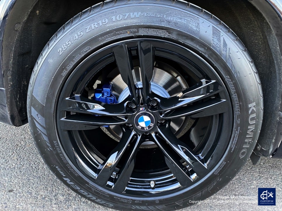 이런 상태의 캘리퍼도 살려냅니다! BMW F15 X5 30d 휠수리 후 블랙유광 휠도색 + 블루 캘리퍼 도색 및 허브 방청