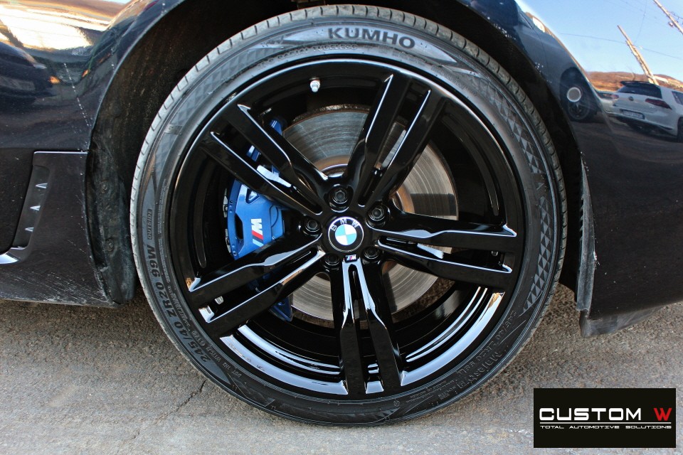BMW 6GT 640i 휠 상처 수리 후 블랙유광 휠도색