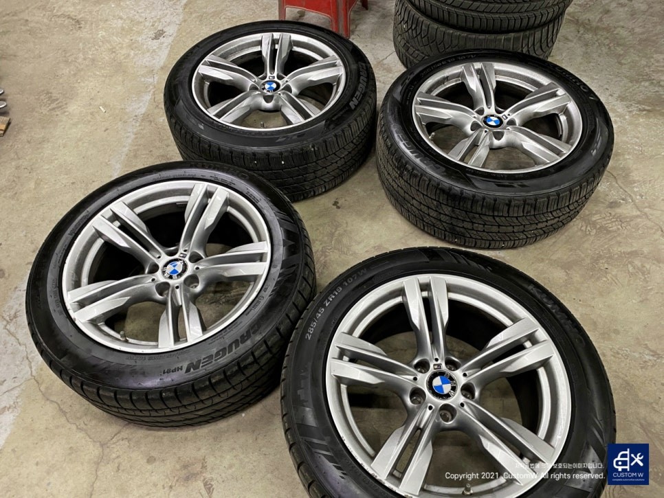 이런 상태의 캘리퍼도 살려냅니다! BMW F15 X5 30d 휠수리 후 블랙유광 휠도색 + 블루 캘리퍼 도색 및 허브 방청