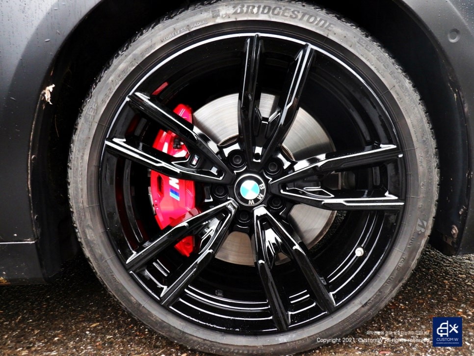 BMW M440i 블랙유광 휠도색 + 레드 캘리퍼 도색