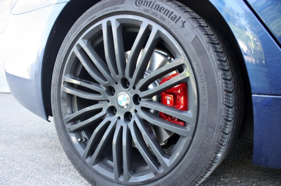 BMW G30 530d 레드 캘리퍼도색