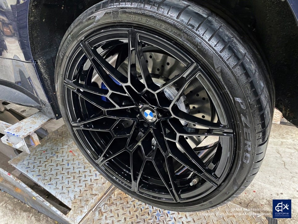 BMW M4 컴페티션 826M 휠수리 후 블랙유광 휠도색 / 용인 처인구