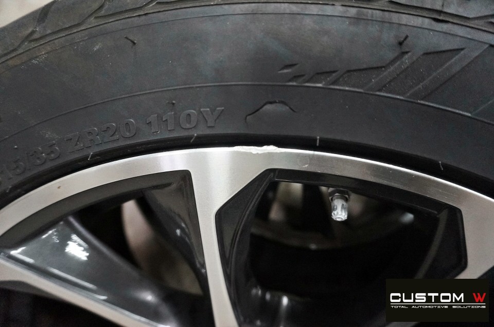 경기남부 / BMW X6 휠 상처 수리 후 블랙유광 휠도색 + 블루 캘리퍼 도색, 허브 방청 / 용인 처인구 / 성남.용인.이천