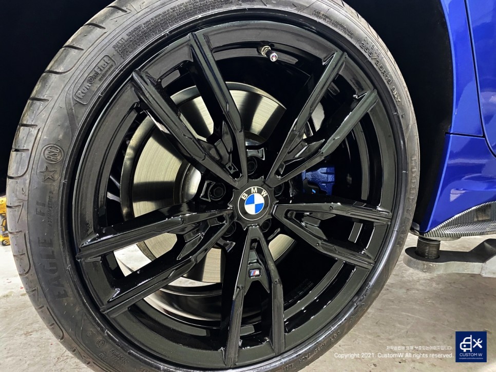 타업체에서 잘못된 도색으로 내구성 부족! BMW G20 M340i 박리 후 블랙유광 휠도색