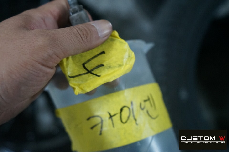 포르쉐 신형 3세대 카이엔 휠 상처 수리 후, 블랙 유광 휠도색 그리고 레드 캘리퍼 도색 작업 까지.! 커스텀W / 용인 처인구