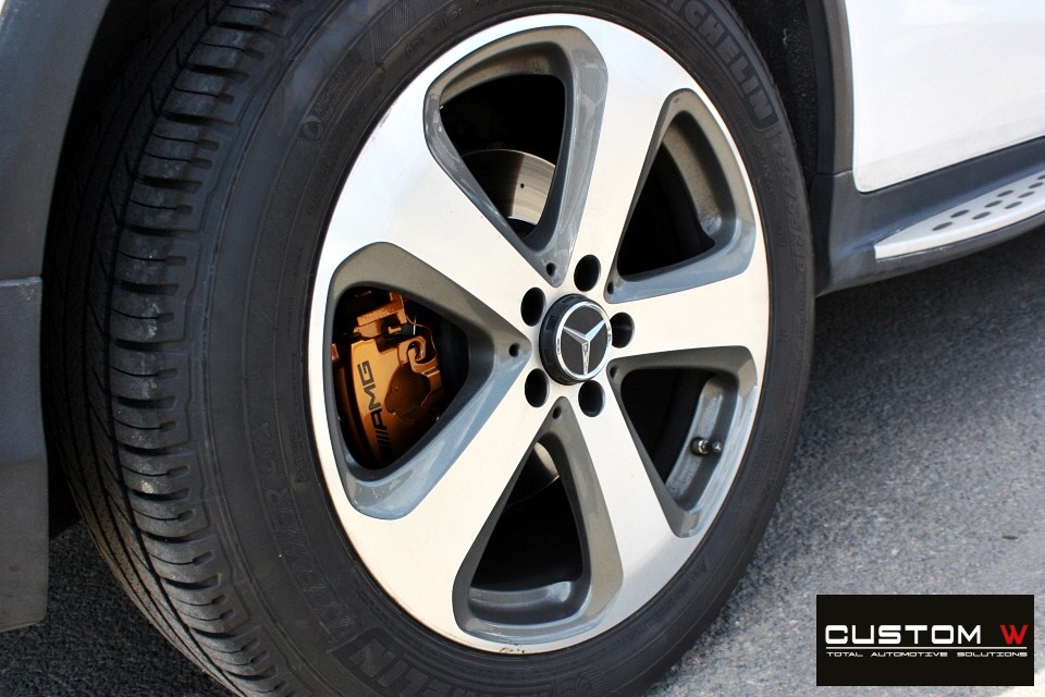 벤츠 GLC220d 카본 세라믹 골드 캘리퍼 도색