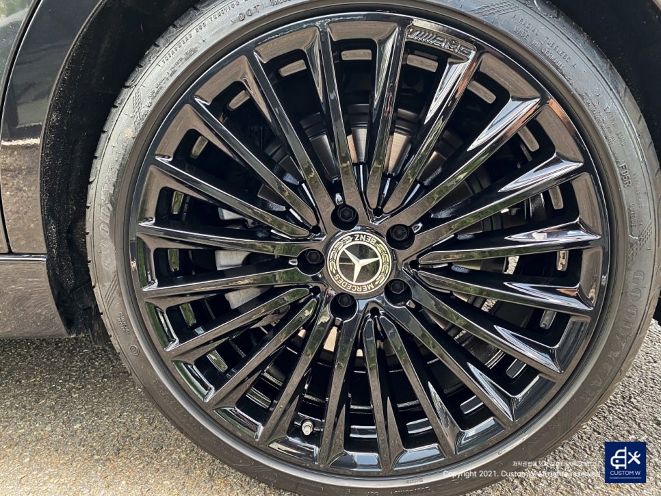 벤츠 W206 C300 블랙유광 휠도색