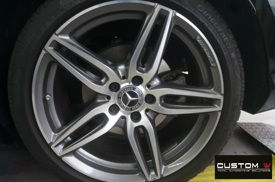 벤츠 W213 E300 AMG 라인 19인치 별휠 다이아몬드 컷팅 블랙 폴리시 작업, 캘리퍼 도색.