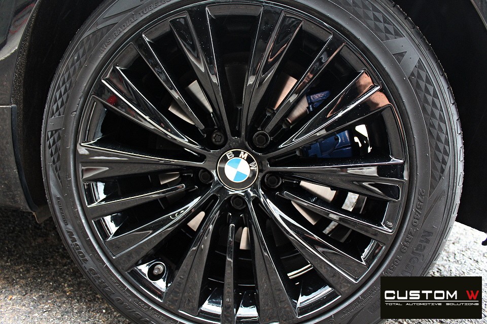 BMW 5GT 휠 상처 수리 후 블랙유광 휠도색 + 블루 캘리퍼 도색