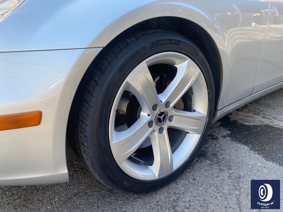 벤츠 W219 CSL350 휠 상처 수리 후, 실버 복원 도색 (타 업체 도색 이력 약품 박리 페인트 제거 후, 재작업 + 센터 휠 캡 + 타이어 신품 교환 장착)