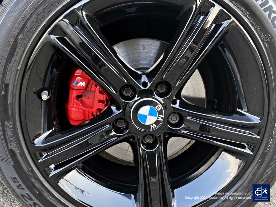 역대급 부식! BMW F31 320d 투어링 블랙유광 휠도색 + 레드 캘리퍼 도색