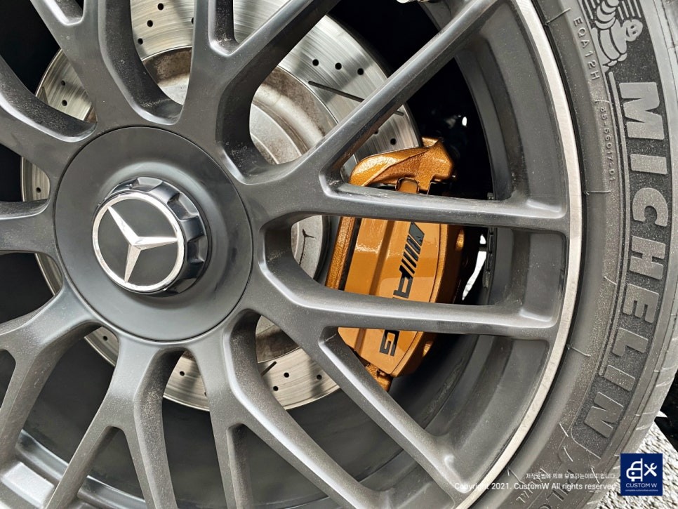 벤츠 C63 AMG 카브리올레 카본 세라믹 골드 캘리퍼 도색