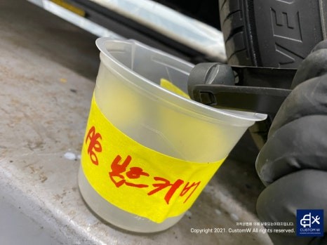 아우디 인증 중고차 상품화 작업  A8L(롱바디)  55TFSI CNC 다이아몬드 커팅 가공을 이용한 블랙 폴리시 휠 커스텀 도색 작업 그리고 블랙 캘리퍼 도색 작업까지_!