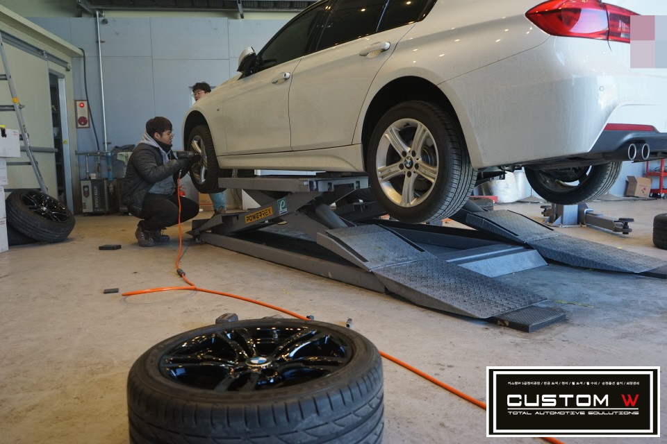 F30 BMW 3시리즈 휠수리 후 블랙유광 휠도색. / 용인 처인구