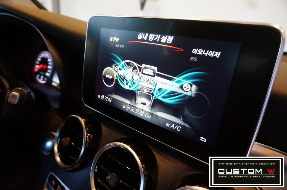 메르세데스 벤츠 GLC 쿠페 부메스터 전동트위터,미드커버 교체,에어품질패키지(에어발란스,이오나이저), 하이그로시 센터콘솔을 블랙애쉬우드 센터콘솔로 교체 레트로핏. / 용인 처인구