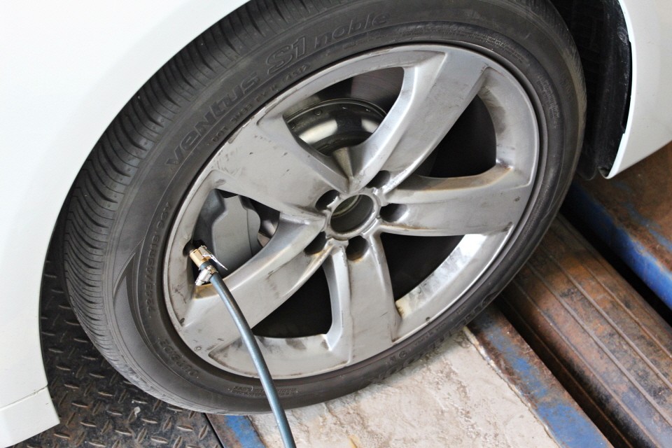 BMW G30 530i 고스트크롬 휠도색