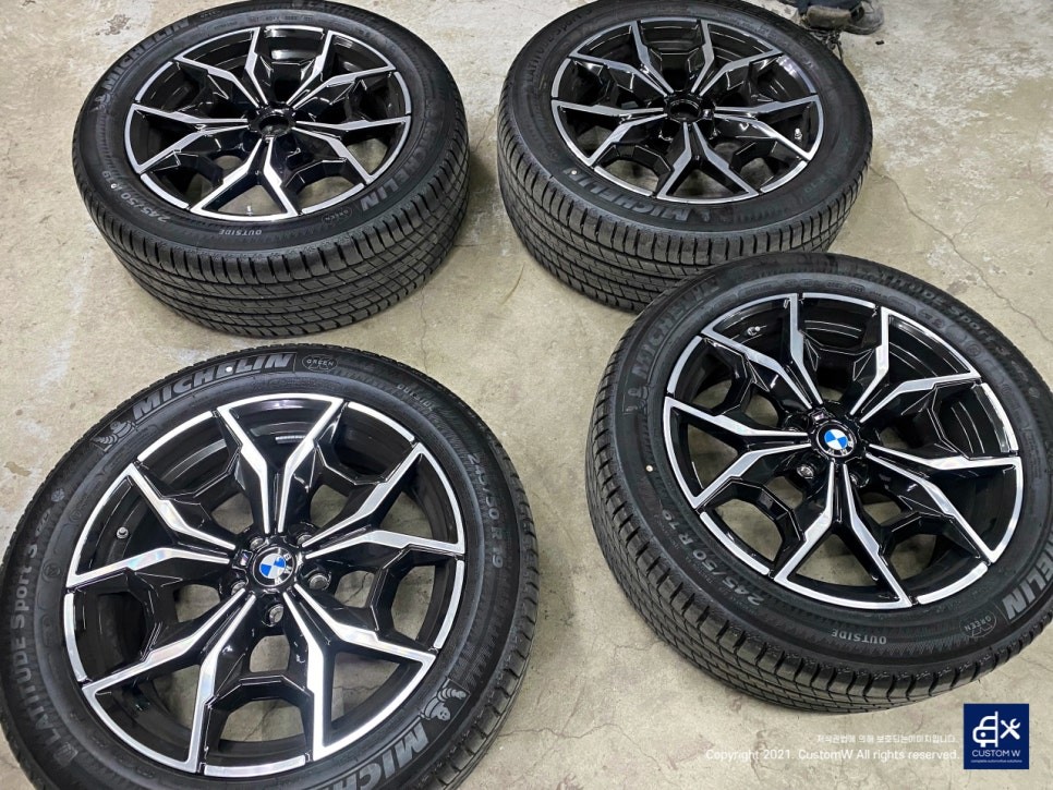 BMW X3 20i 887M 블랙유광 휠도색
