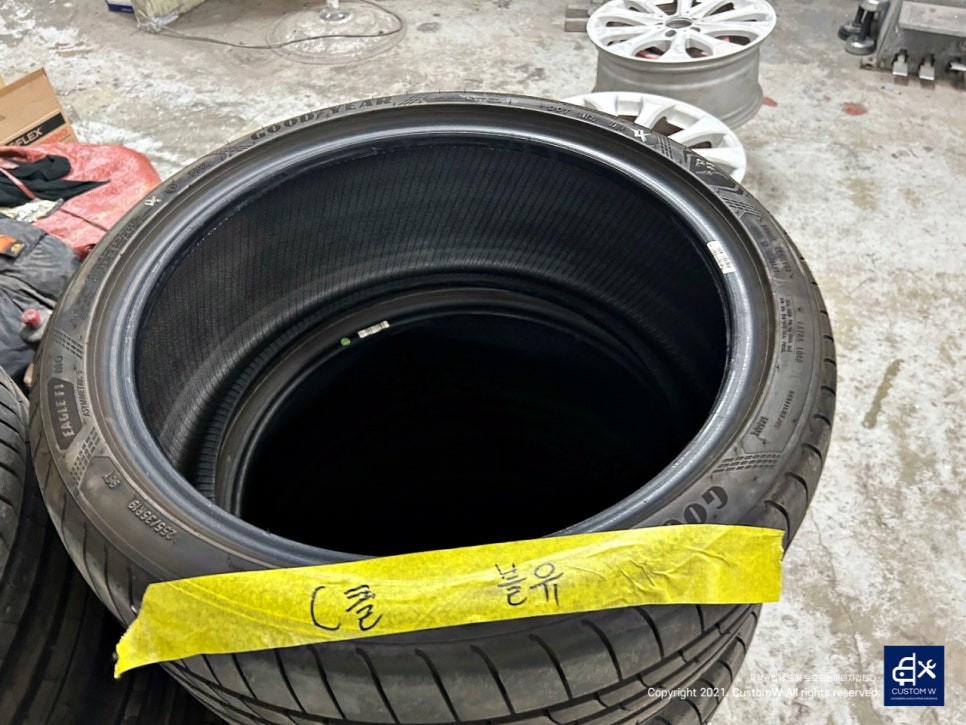 벤츠 W206 C300 블랙유광 휠도색