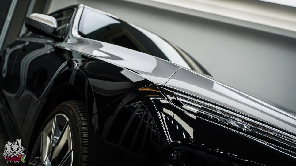 BMW 7시리즈 i7. 전체 블랙 PPF + 듀오톤 투톤랩핑 + 크롬죽이기 시공. 천안 유쉴드 본사. / 충남 천안