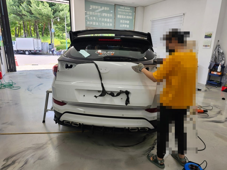 배곧랩핑 투싼 IX 차랑에 시공된 랩핑 들뜸 때문에 랩핑제거  카본 부분랩핑 재시공 / 인천 논현동