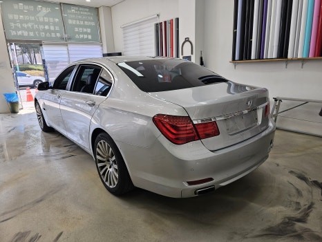 BMW 7시리즈 자동차 오래된 랩핑 제거 후 고광택 피아노 화이트 전체 재시공 / 인천 논현동