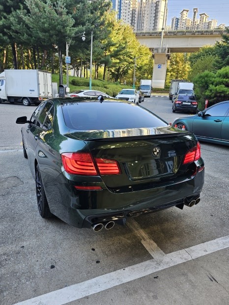 인천랩핑 BMW 5시리즈 전체랩핑 재시공 고광택 매직 그린