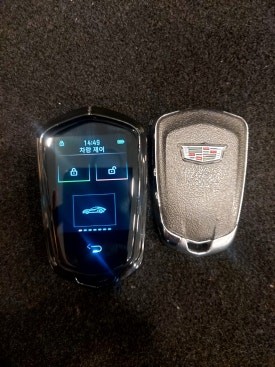 캐딜락 에스컬레이드, XT5, CT5, ATS, XTS 구형 스마트키를 최신 디지털 디스플레이키로 교체, 원격시동 및 스마트폰 연동 기능 포함